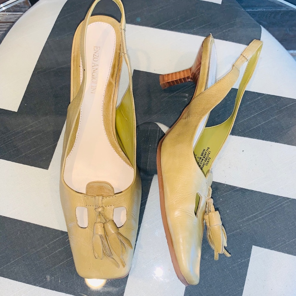 ⬇️$130 ENZO green tea tassel leather kitten slings